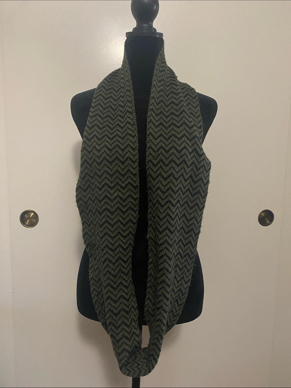 Women’s Olive Chevron Infinity Scarf - Knit Loop Accessory